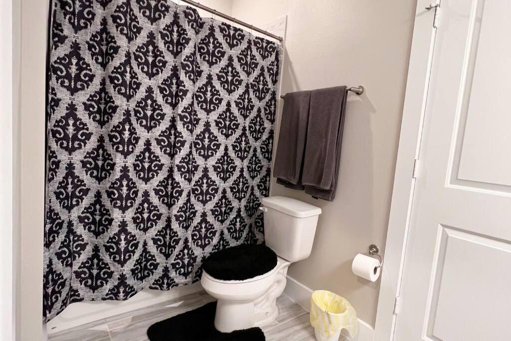 Welcome To Our Spacious 2-Bedroom 2-Bathroom Located In The City Of Houston, Texas! Екстер'єр фото